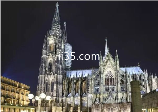 德国科隆大教堂(大约高度：516英尺)