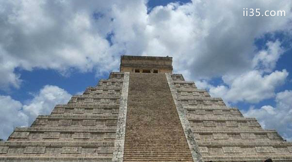 墨西哥奇琴伊查库库尔坎金字塔