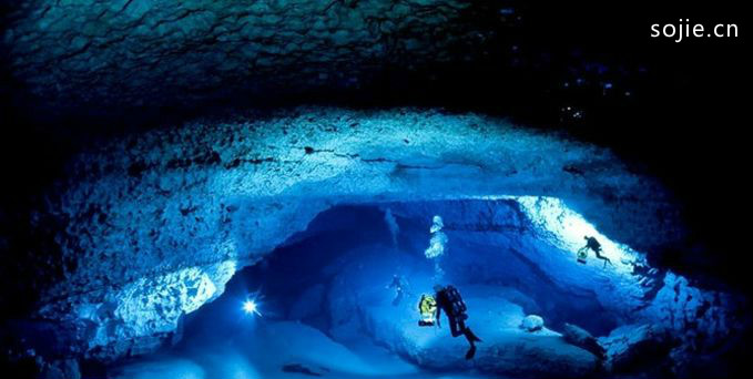 在水下洞穴里潜水——9000美元以上的旅行费用