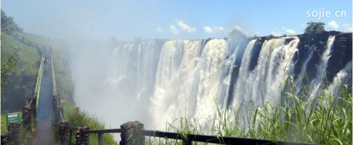 世界十大最神奇的旅游景点：津巴布韦维多利亚瀑布