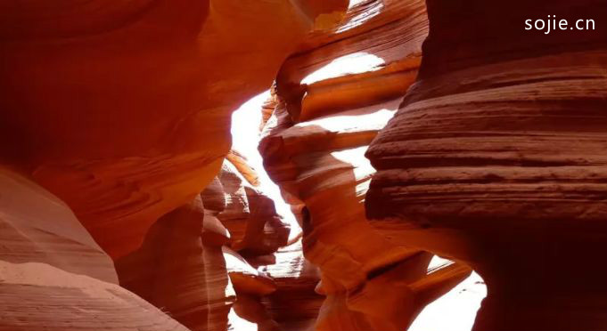 世界上最奇妙的峡谷排行榜：亚利桑那州纳瓦霍领地羚羊峡谷