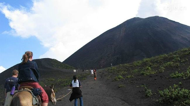 帕卡亚火山