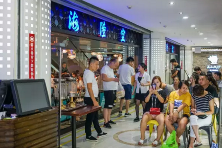 武汉江汉路商圈网红美食店有哪些   武汉江汉路商圈网红折扣店在哪儿