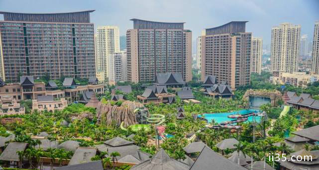 海棠湾红树林七星度假酒店很豪华，独立的游泳池和直升机的停机坪