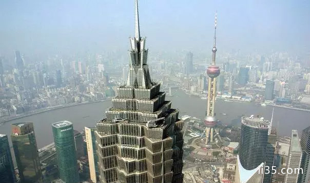 上海是最繁华的城市 被称为东方明珠